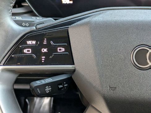 Used 2025 Audi Q5 Premium w/ Convenience Package image 10