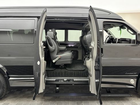 Used 2020 GMC Savana 2500 Extended w/ Enhanced Convenience Package RWD image 7