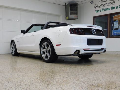 Used 2013 Ford Mustang GT Premium image 12