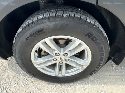Used 2023 Ford Explorer XLT w/ Equipment Group 202A RWD image 28