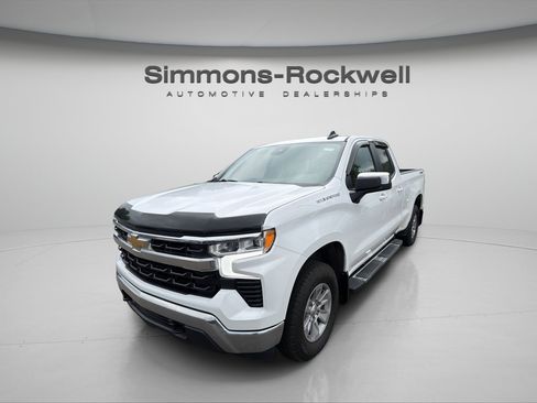 Used 2023 Chevrolet Silverado 1500 LT w/ Protection Package AWD/4WD image 1