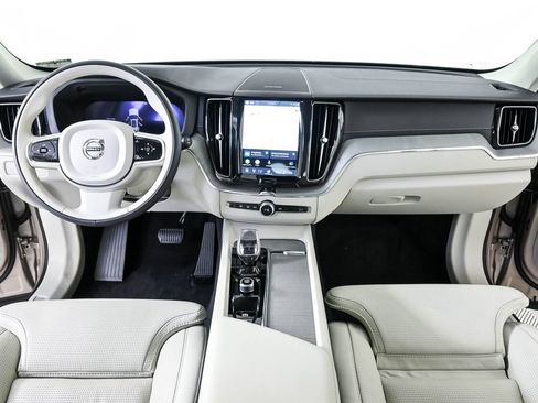 Certified 2024 Volvo XC60 B5 Ultimate w/ Climate Package AWD/4WD image 20