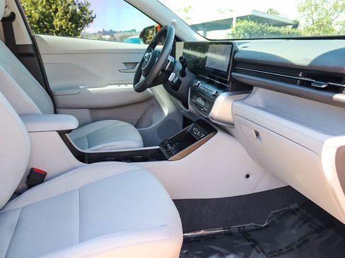 Used 2024 Hyundai Kona SEL w/ Convenience Package FWD image 16