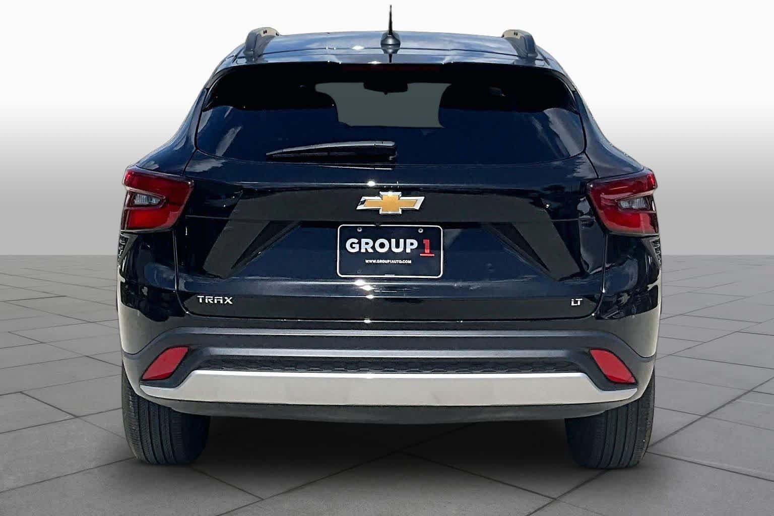 Used 2024 Chevrolet Trax LT w/ Driver Confidence Package FWD image 5