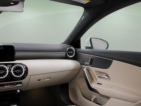 Used 2025 Mercedes-Benz CLA 250 image 8