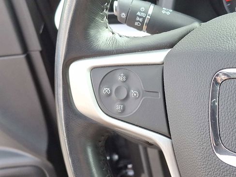 Certified 2018 GMC Acadia SLE image 21