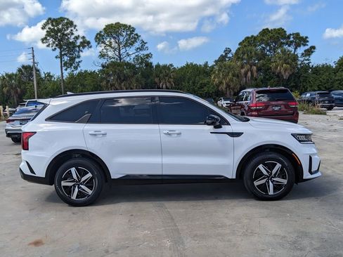 Certified 2023 Kia Sorento EX w/ Panoramic Sunroof Package image 10