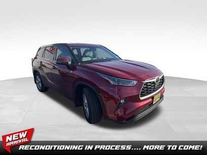 Used 2022 Toyota Highlander LE