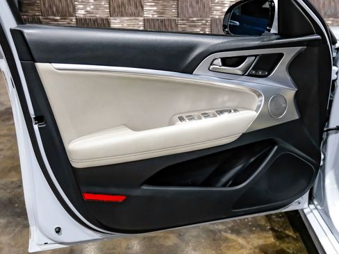 Used 2020 Genesis G70 3.3T w/ Elite Package image 39