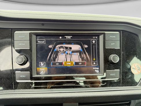 Used 2024 Volkswagen Jetta SE FWD image 27