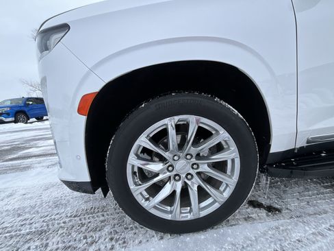 Used 2023 Cadillac Escalade ESV Premium Luxury w/ LPO, Radiant Package image 18