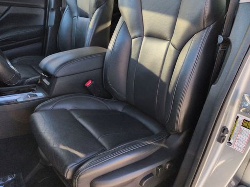 Used 2023 Subaru Ascent Limited image 17