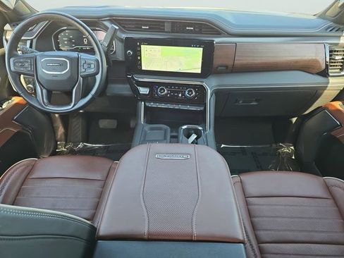 Used 2025 GMC Sierra 2500 Denali Ultimate AWD/4WD image 8