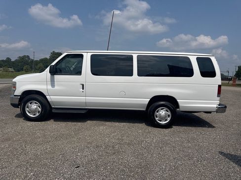 Used 2013 Ford E-350 and Econoline 350 XLT RWD image 5