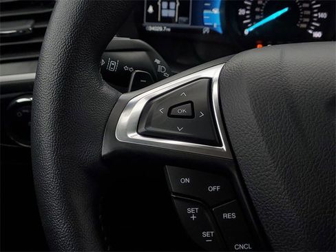 Certified 2024 Ford Edge SEL w/ Convenience Package image 17