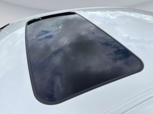 Used 2016 Lexus ES 350 w/ Luxury Package w/Wood Trim FWD image 33