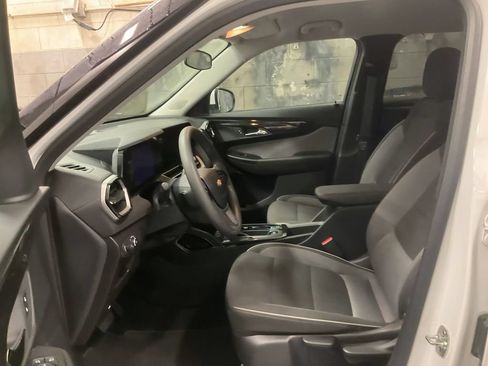 Used 2025 Chevrolet TrailBlazer LT AWD/4WD image 10