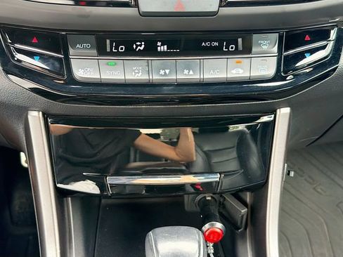 Used 2017 Honda Accord Sport Special Edition image 16