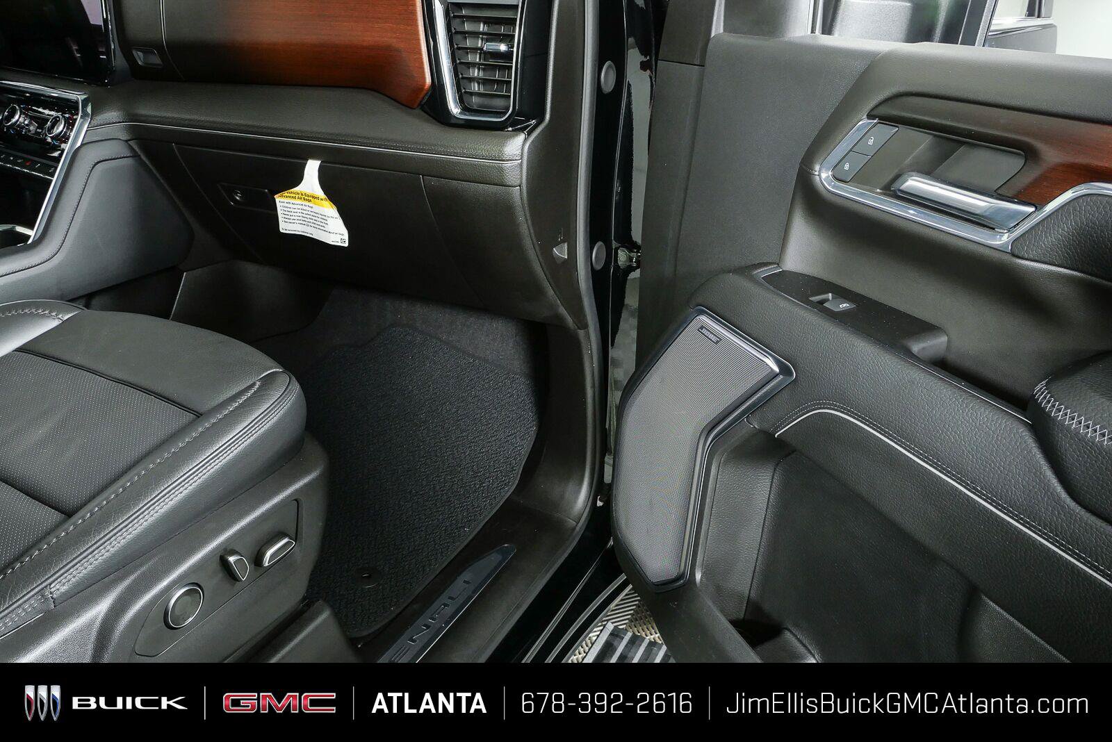 Used 2024 GMC Sierra 2500 Denali w/ Denali Reserve Package AWD/4WD image 24