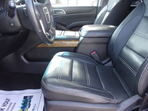 Used 2017 GMC Yukon Denali AWD/4WD image 12