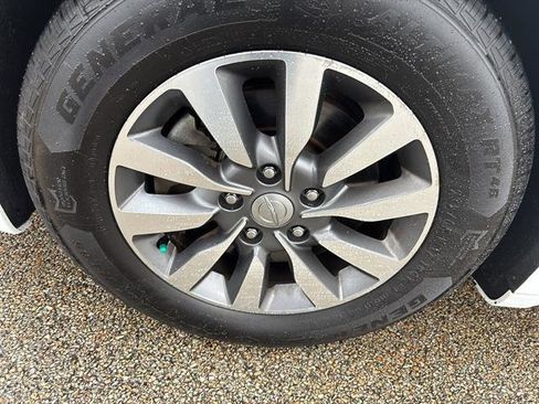 Used 2020 Chrysler Pacifica Touring-L Plus w/ Advanced Safetytec Group image 9