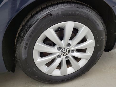 Used 2014 Volkswagen Passat 1.8T Wolfsburg Edition FWD image 31