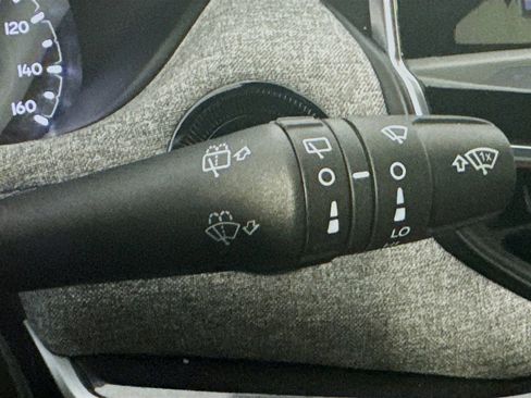 Used 2025 Jeep Compass Latitude image 13