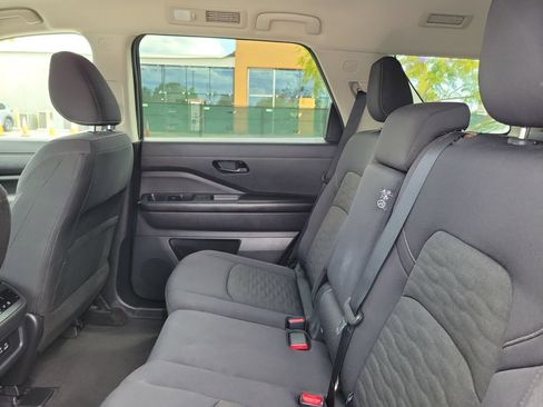 Used 2025 Nissan Pathfinder SV FWD image 14