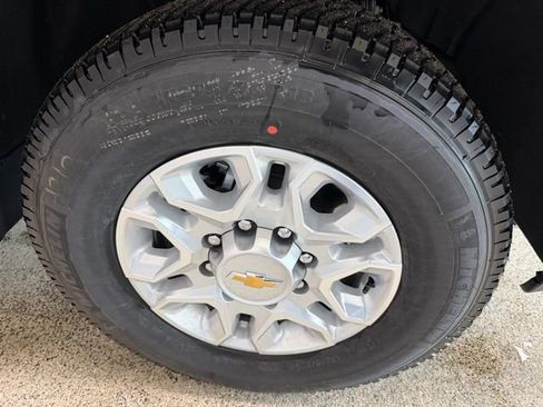 Used 2026 Chevrolet Silverado 3500 LT w/ Convenience Package image 10