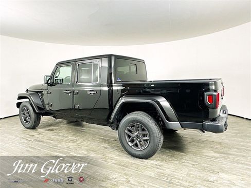 New 2026 Jeep Gladiator Sport image 10