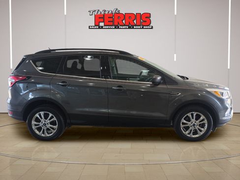 Used 2018 Ford Escape SE FWD image 6