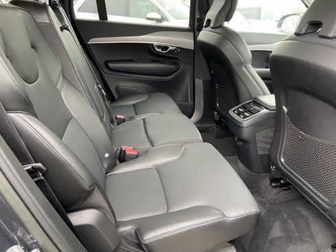 Used 2022 Volvo XC90 T5 Momentum w/ Climate Package image 27