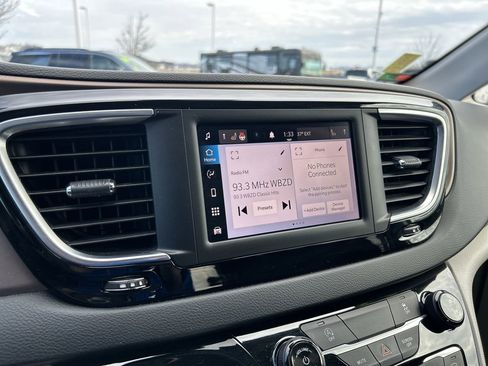 Used 2023 Chrysler Voyager LX image 26