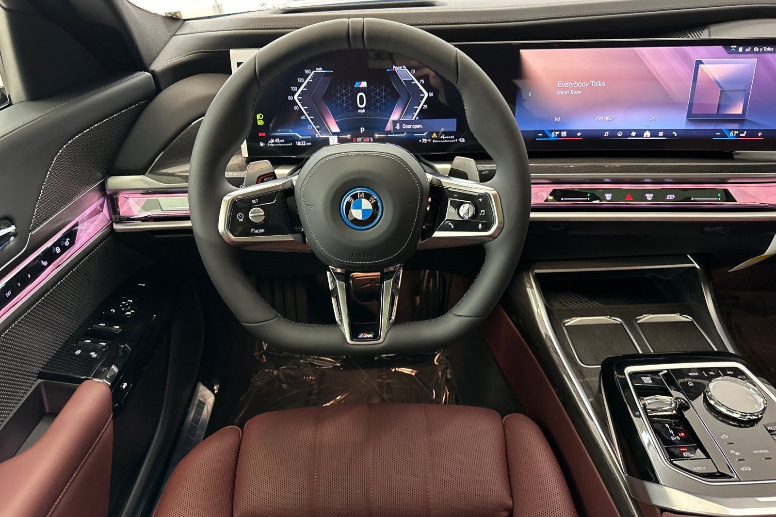 New 2026 BMW 750e xDrive w/ Premium Package AWD/4WD image 28