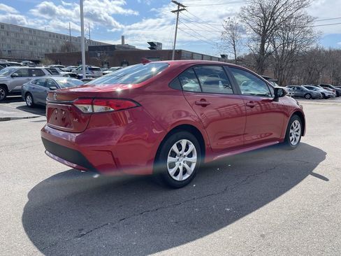 Used 2020 Toyota Corolla LE image 8