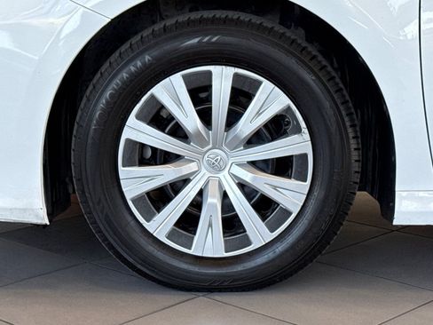 Used 2023 Toyota Camry LE image 23