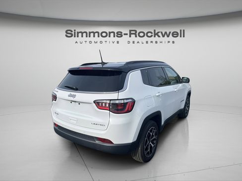 Used 2025 Jeep Compass Limited AWD/4WD image 5