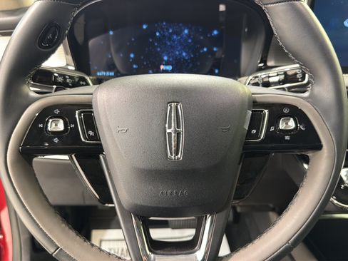 Used 2025 Lincoln Corsair FWD image 13
