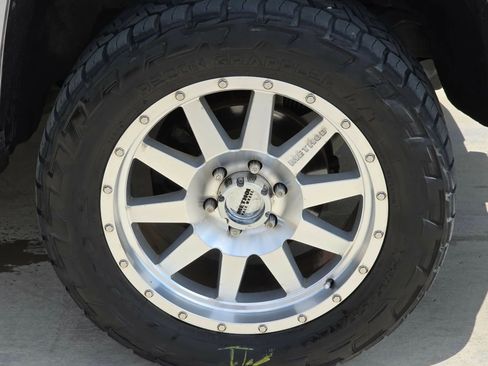 Used 2017 Chevrolet Silverado 1500 Custom w/ Custom Convenience Package RWD image 25