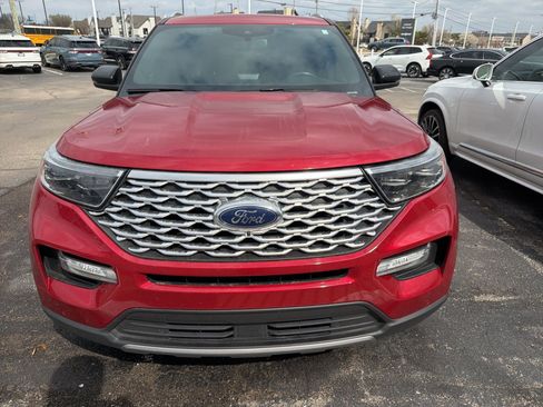 Used 2020 Ford Explorer Platinum w/ Premium Technology Package image 2