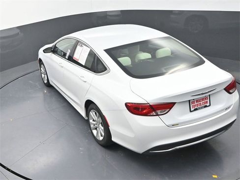 Used 2016 Chrysler 200 Limited image 23
