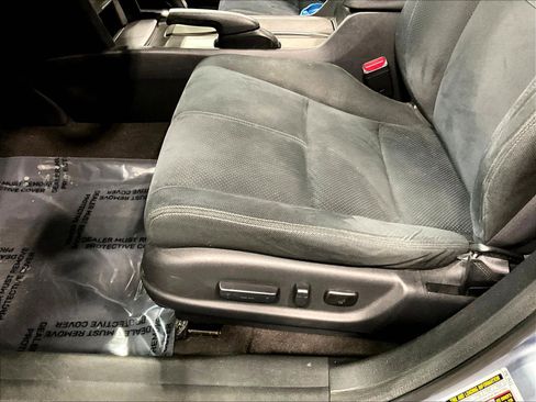 Used 2010 Honda Crosstour EX image 37