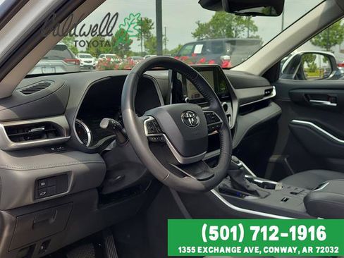 Certified 2025 Toyota Highlander XLE AWD/4WD image 10