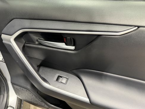 Used 2025 Toyota RAV4 XLE Premium image 29