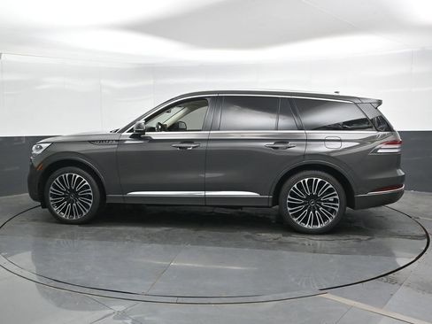 Used 2023 Lincoln Aviator Black Label w/ Class IV Trailer Tow Package AWD/4WD image 10