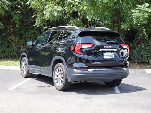 Used 2024 GMC Terrain SLT AWD/4WD image 7