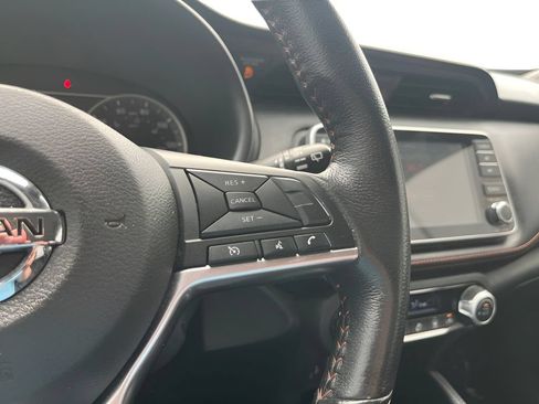 Used 2020 Nissan Kicks SR FWD image 17