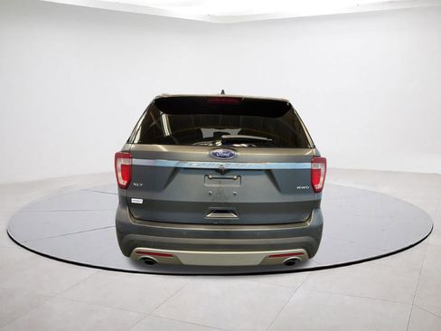 Used 2016 Ford Explorer XLT AWD/4WD image 5