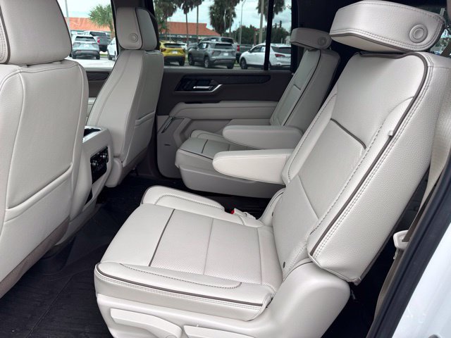 Used 2025 GMC Yukon XL Denali w/ Sun & Power Step Package AWD/4WD image 33