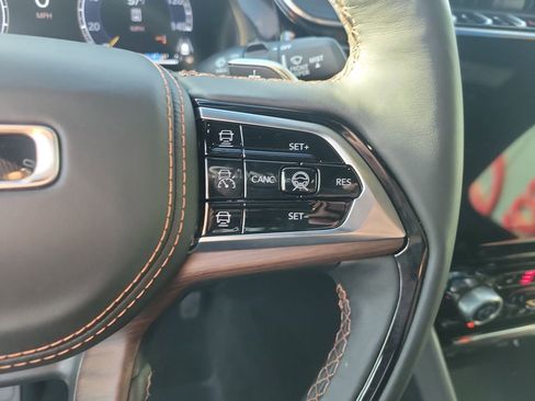 Used 2025 Jeep Grand Cherokee Summit w/ Obsidian Package image 30